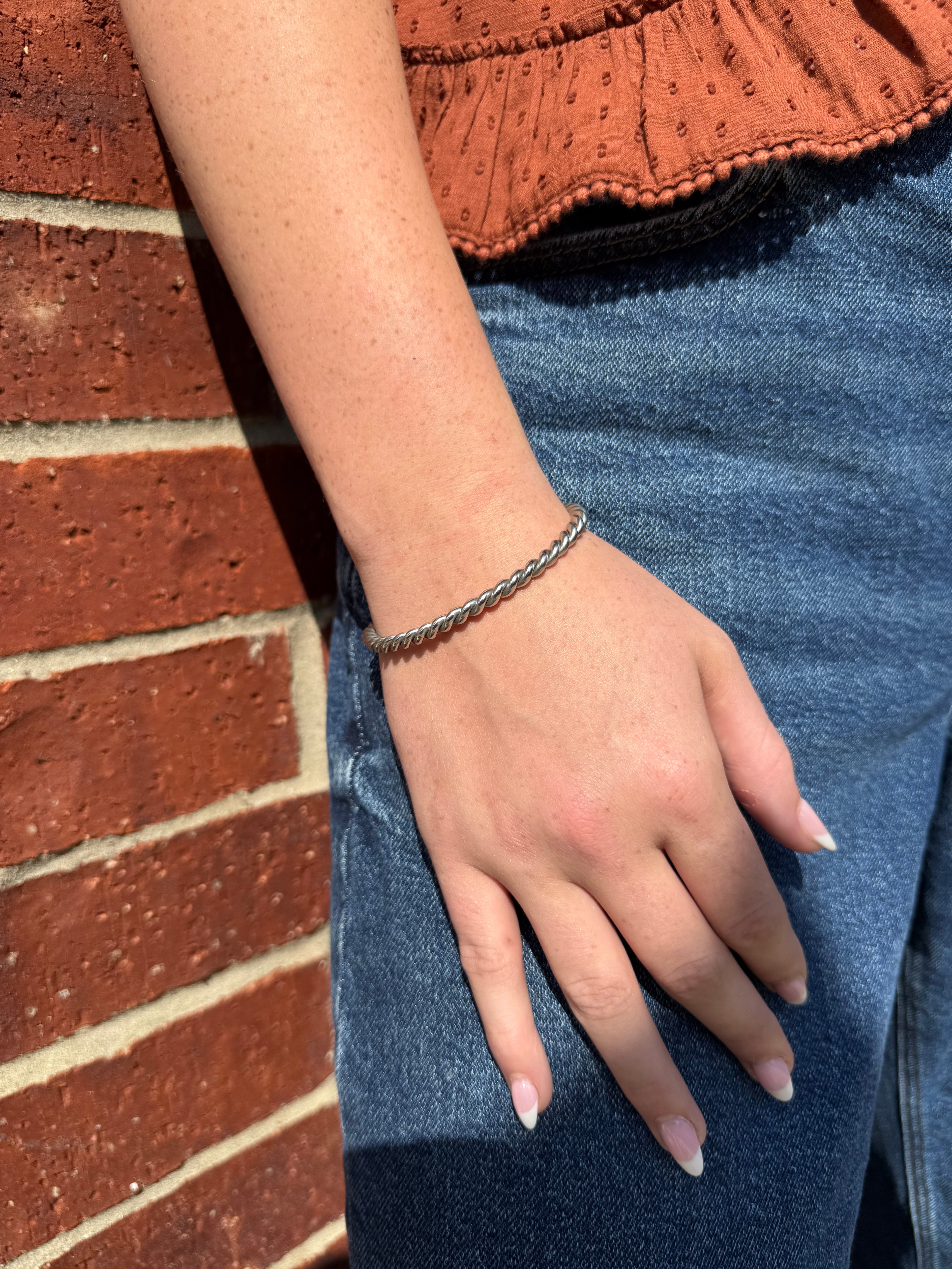 Women's Twisted Cuff