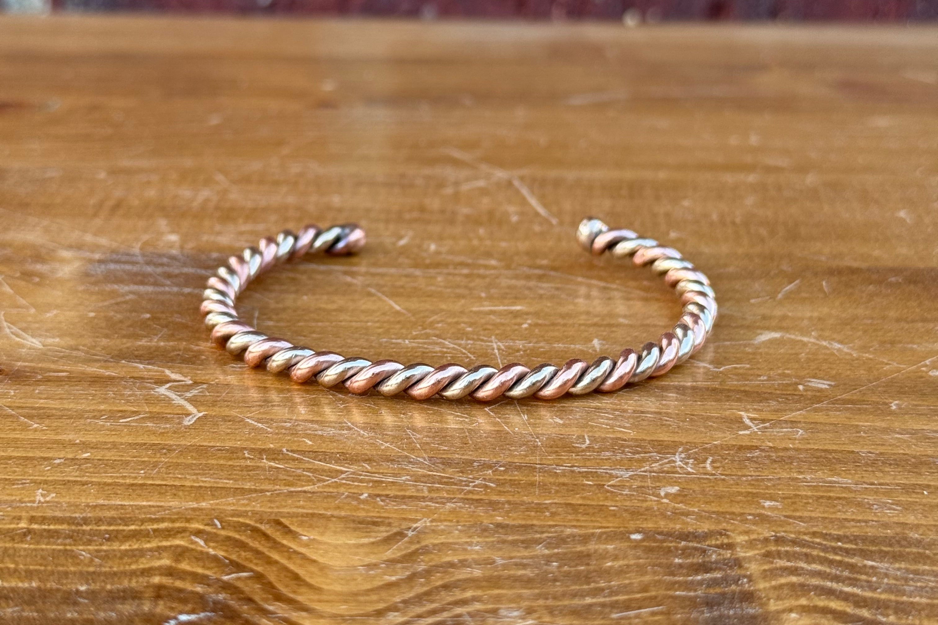 Women's Twisted Cuff