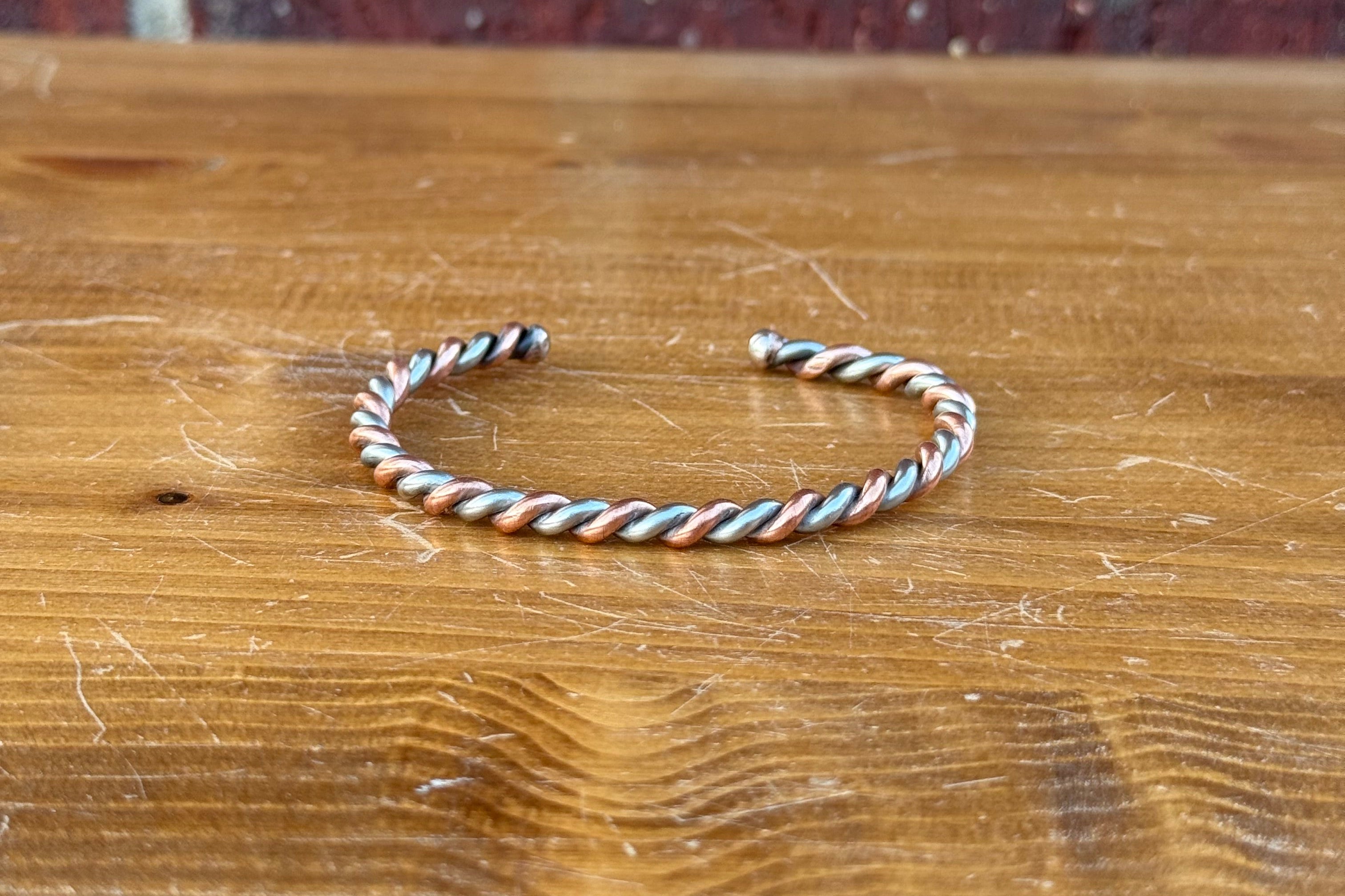 Women's Twisted Cuff